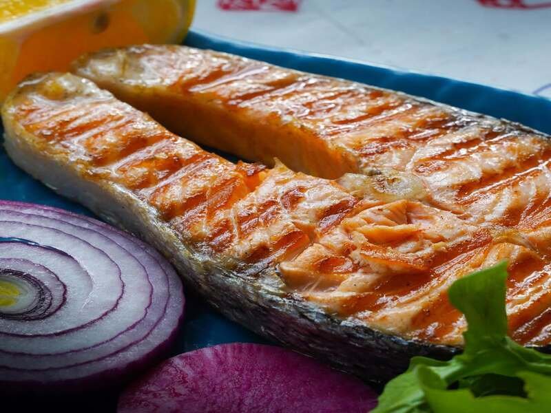 Denizden Sofraya: Taze Deniz Ürünlerimizi Nasıl Temin Ediyoruz